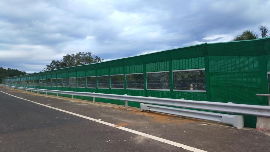 <a href=http://www.szgiftoy.com.cn/news_article?news_id=144>天津道路聲屏障</a>